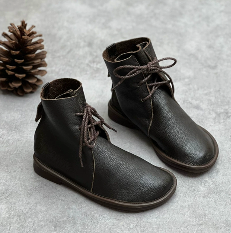 Vintage leather Martin boots with round toe and versatile British style short boots for women