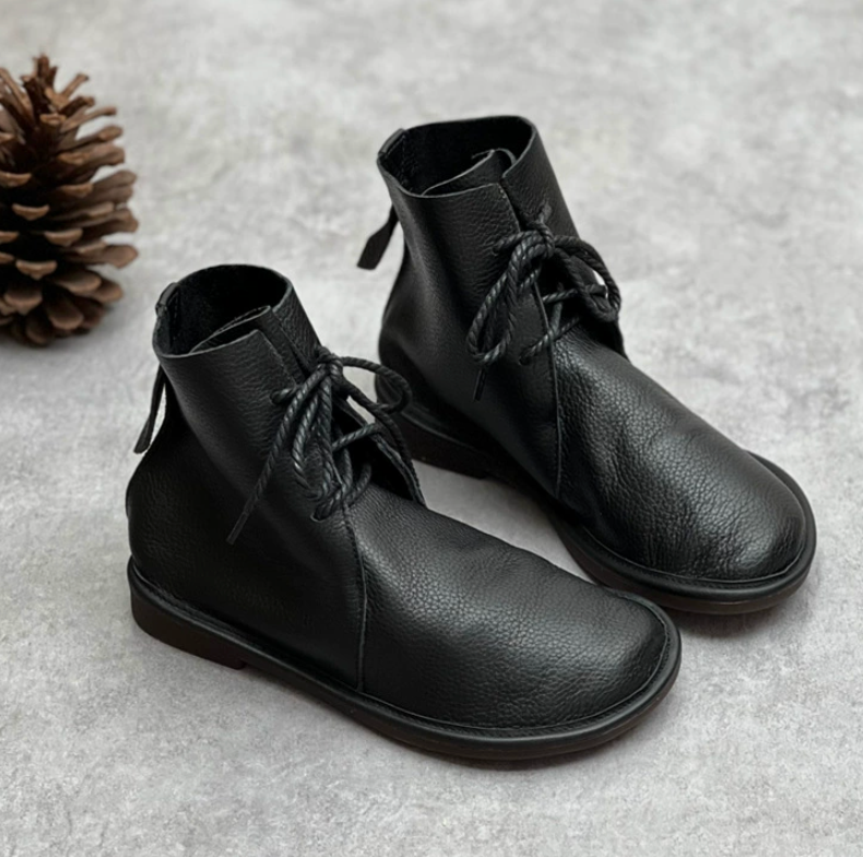 Vintage leather Martin boots with round toe and versatile British style short boots for women