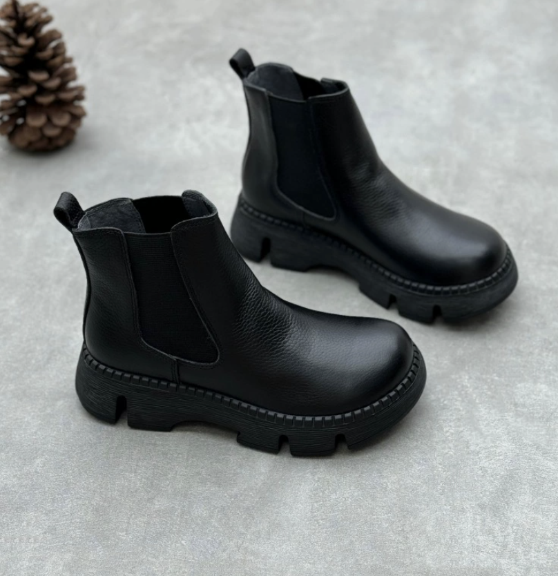 Handmade thick soled leather short boots for women's autumn and winter new round toe cowhide boots